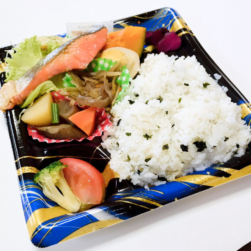 鮭弁当(クック・チャム 松縄店)