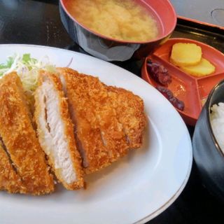 トンカツ定食(双葉食堂)