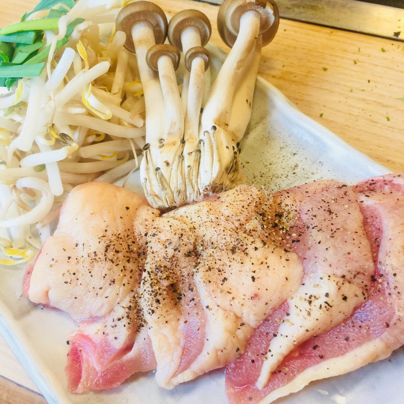 ペッパーチキン（古白鶏）(六文銭)