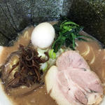 味玉ラーメン(うまいヨゆうちゃんラーメン)