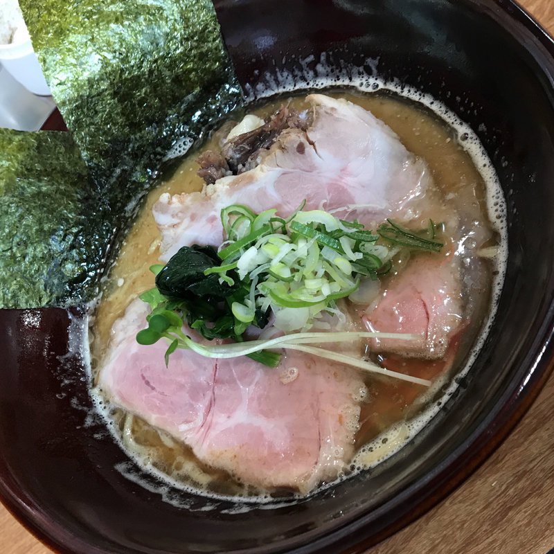 濃厚牛テールラーメン 牛テール肉乗せて 細麺(牛テールラーメン たけめん)