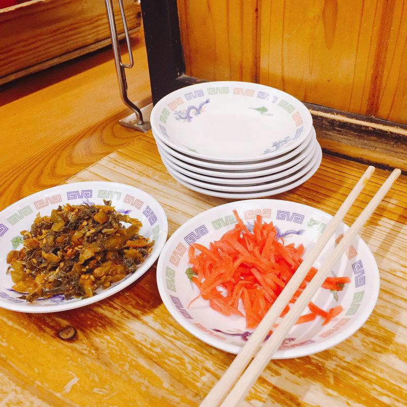 紅しょうがと辛子高菜(無料)(火の国 文龍 菊陽バイパス店 （ひのくに ぶんりゅう）)