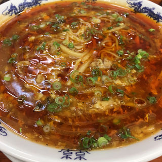 激辛酸辣麺(黄金の福ワンタン まくり （オウゴンノフクワンタン マクリ）)
