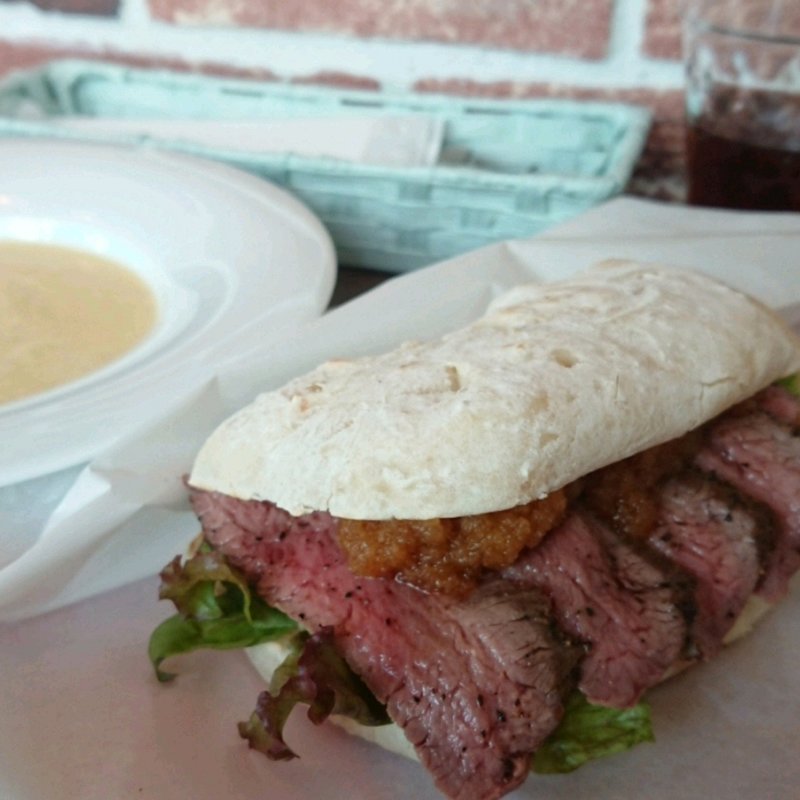 ゴールドビーフサンド(峰屋×KitchenLab)