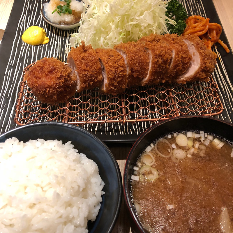 特選ヒレカツ定食(とん久)