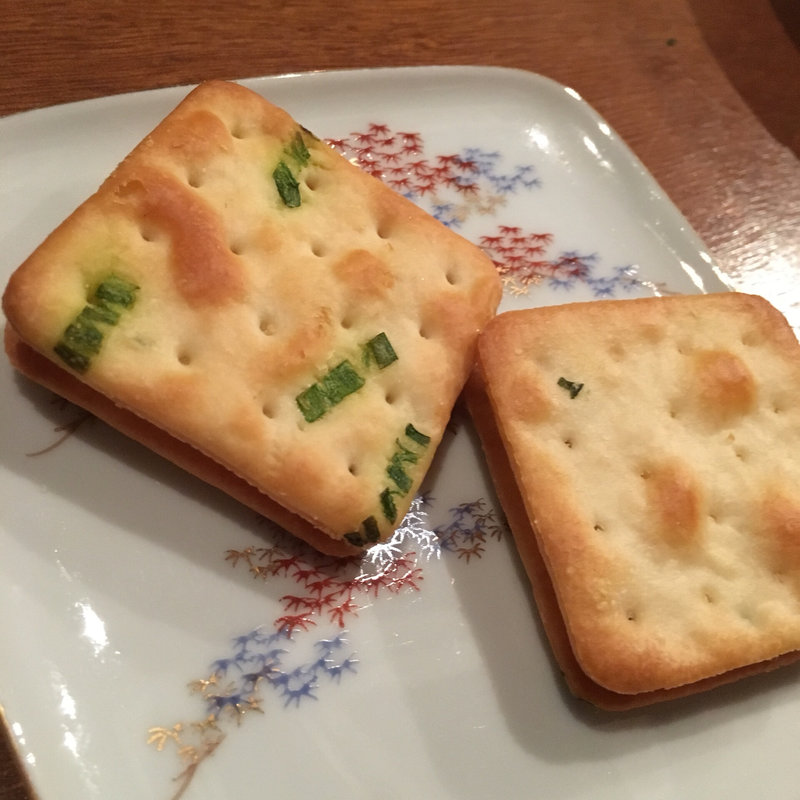 ネギ入りクラッカーのヌガーサンド(コノ花まひろ )