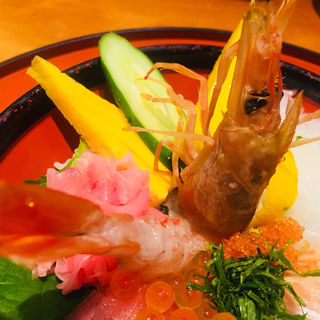 特製海鮮丼(大漁市場 こんぴら丸 鹿児島谷山本店 )