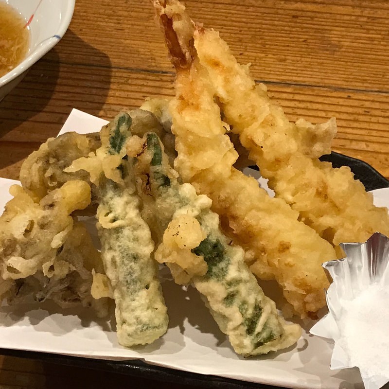 海老とまいたけ天ぷら(つきよし)