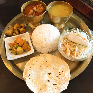 ネパール家庭料理セット(ルカ・マリ)