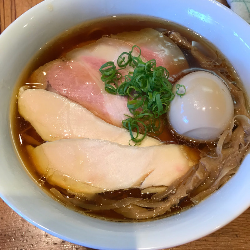 チャーシュー醤油ラーメン＋味玉(ラーメン屋 トイ・ボックス)