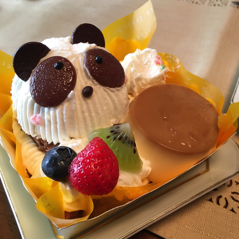 かわいいパンダちゃんのプリンアラモード(シャトレーゼ 一之江店)
