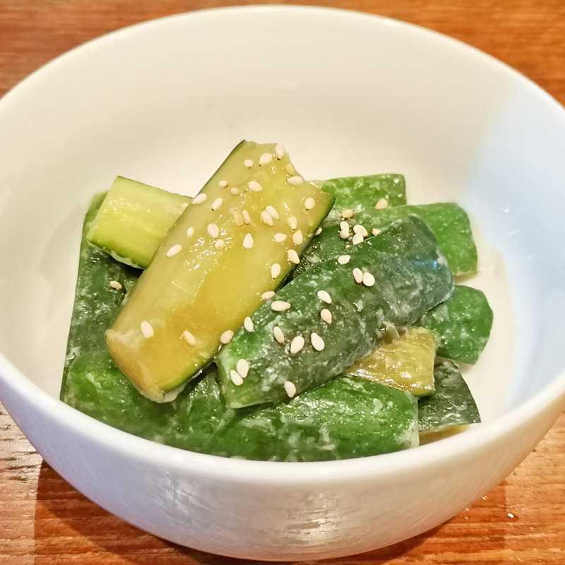 たたきキュウリ(炭火焼肉 虎徹)