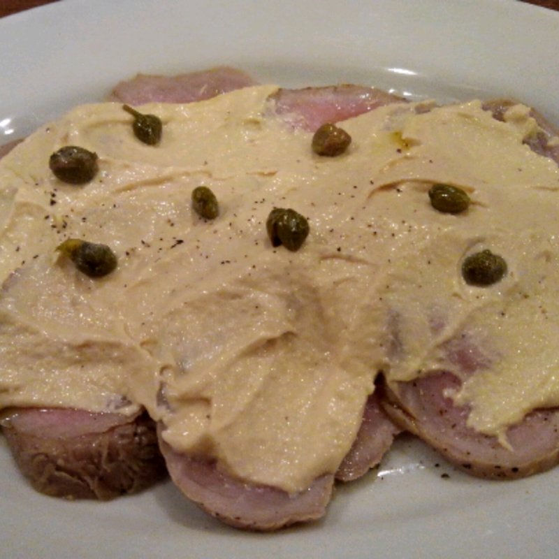 仔牛のヴィテッロトンナート(オステリア メグロ)