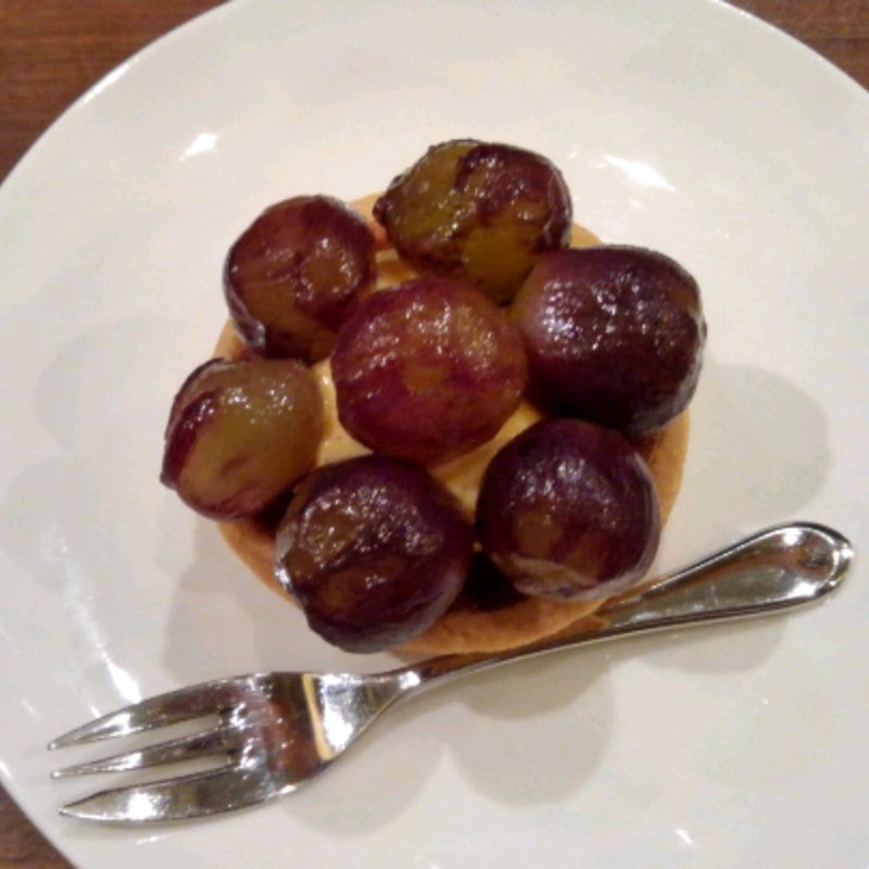 巨峰のタルト(オステリア メグロ)