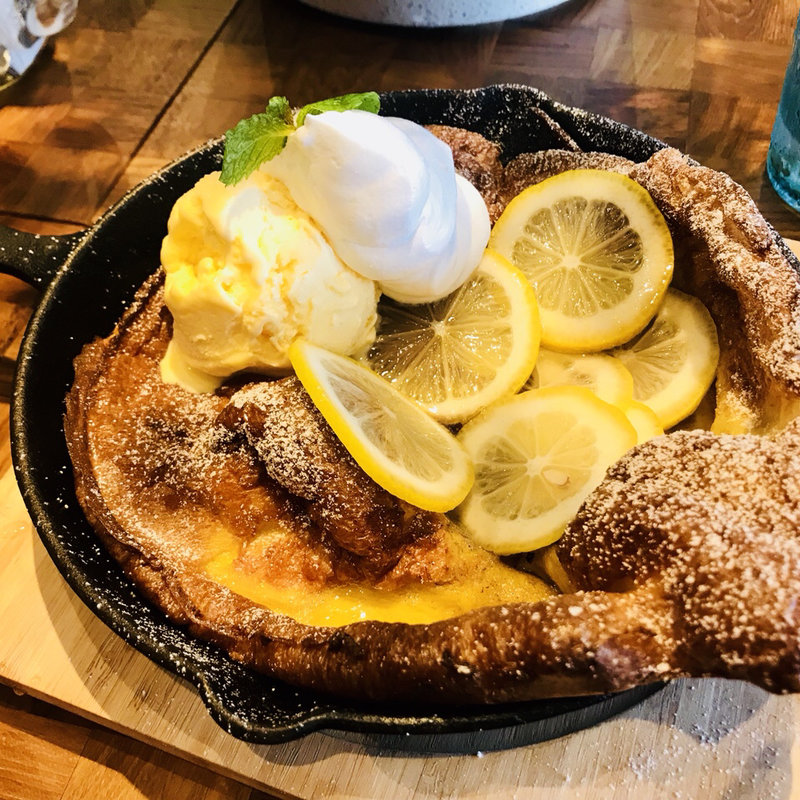 レモンシュガーのダッチベイビー(shake hands CAFE)