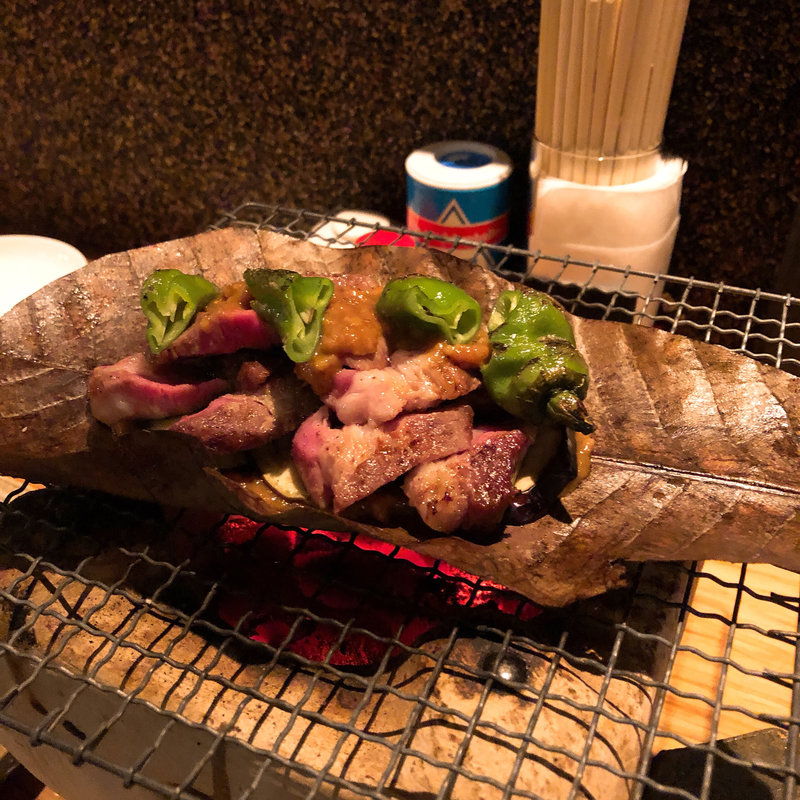 イベリコ豚の朴葉味噌七輪焼き(デニーロ)
