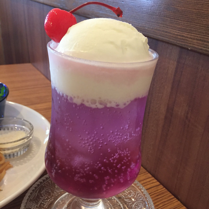 クリームソーダ（アメジスト）(喫茶 宝石箱)