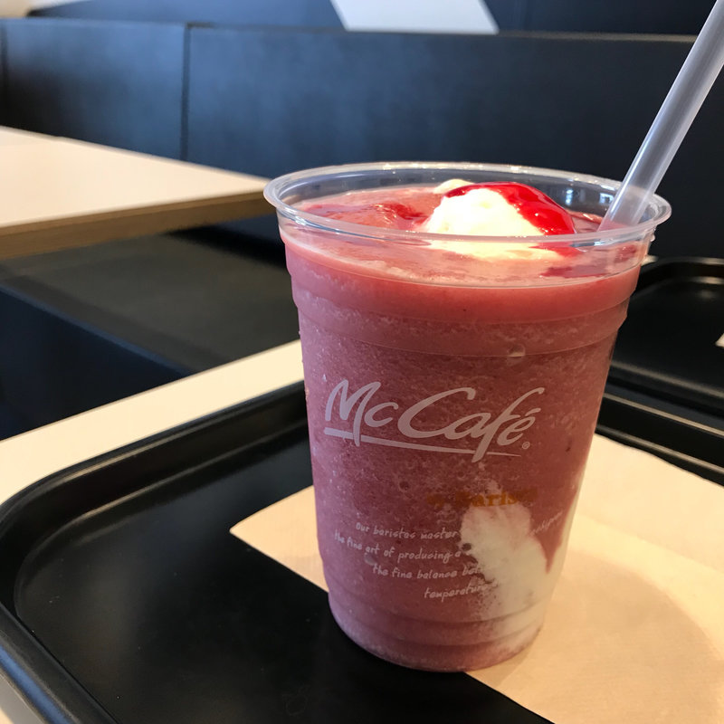 ミックスベリー&葡萄スムージーL(マクドナルド ４０８成田美郷台店)