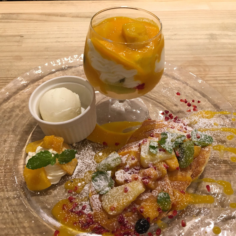 マンゴーパフェパンケーキ(カフェアクイーユマルイシティ横浜店)