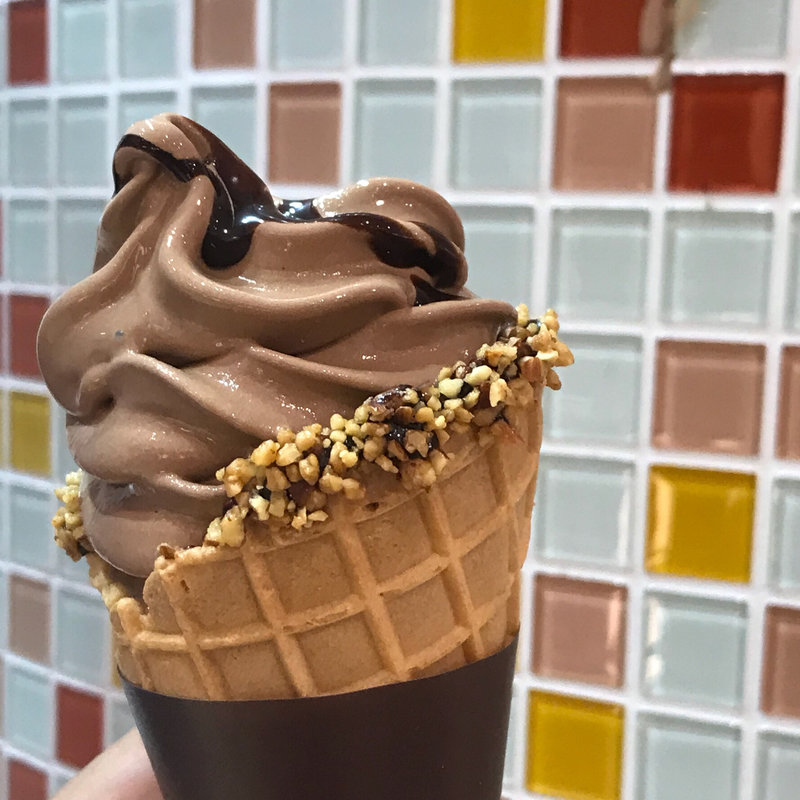 ダブルチョコレート ワッフルコーン(ゴディバ三井アウトレットパーク竜王)