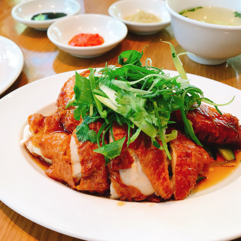 ローストチキンライス/香り米・スープ付(威南記海南鶏飯 日本本店 （Wee Nam Kee Chicken Rice/ウィーナムキーチキンライス）)