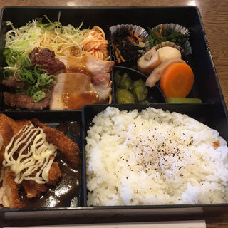 日替わり洋食弁当(ロイン フラワーロード店)