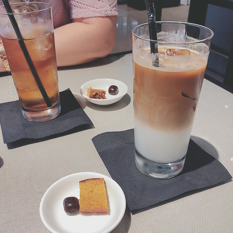 アイスカフェラテ(エンポリオ アルマーニ カフェ （EMPORIO ARMANI CAFFE）)
