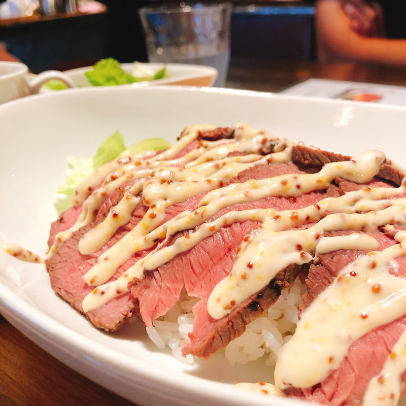 ローストビーフ丼(KUHNS （クーンズ）)