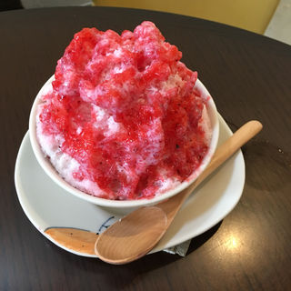 かき氷：いちごみるく(ミカンカフェ （mikan cafe）)