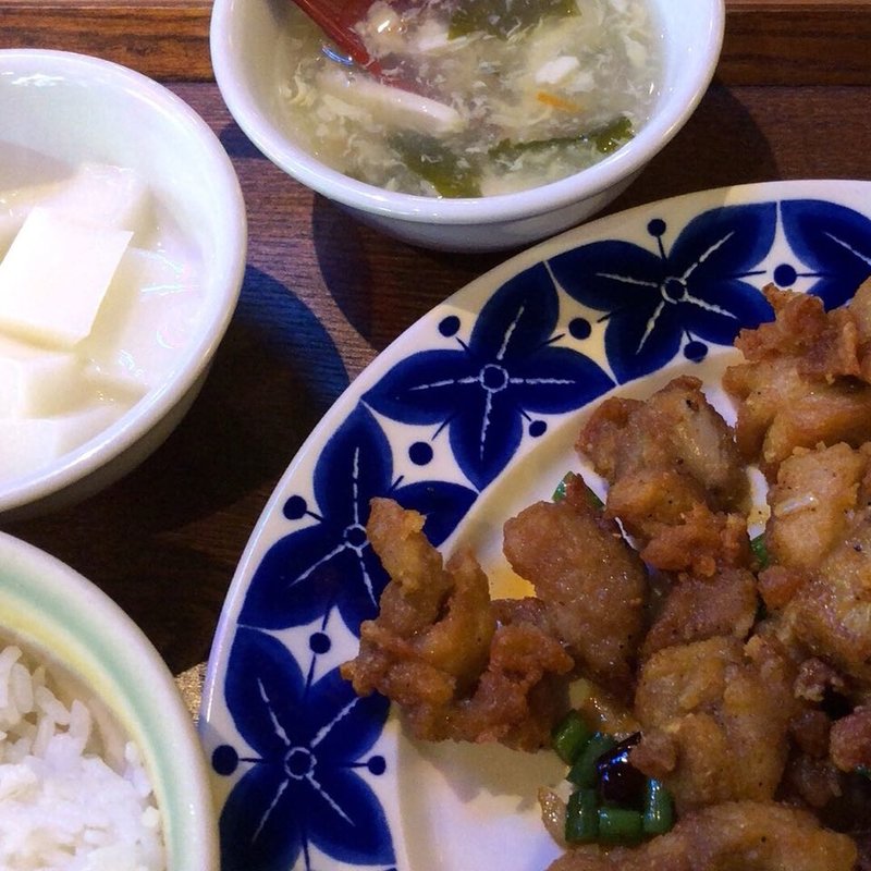 鶏の唐揚げ山椒味(24H 北京ダック専門店 中国茶房8 青山店 Chinese café Eight)