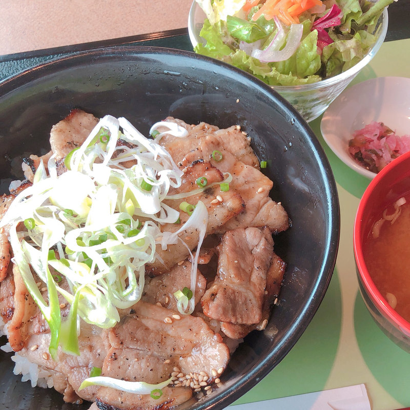 四元豚溶岩焼丼(神戸洋食キッチン)