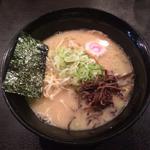 じっくり豚骨[細麺](ラーメン 餃子 響 （ひびき）)