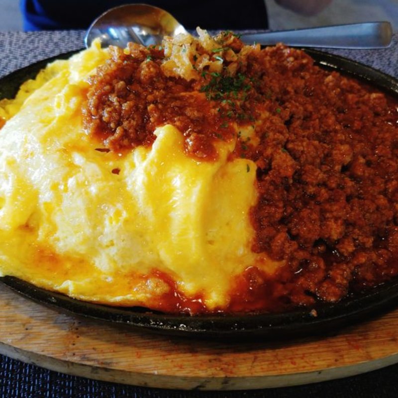 甘辛そぼろとふわとろ卵のじゅーじゅーらいす(窯蔵)