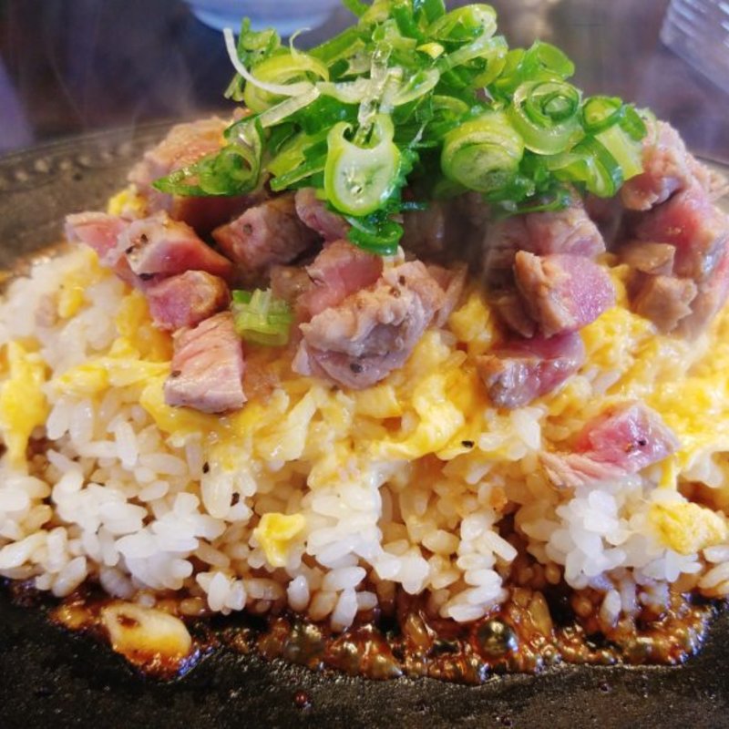 丼ランチ　ふんわり玉子＆牛サイコロステーキ(モンシェルトントン )