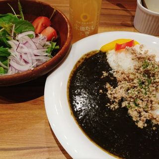 燻製ミンチの黒カレー(幡多バル　高知本店)