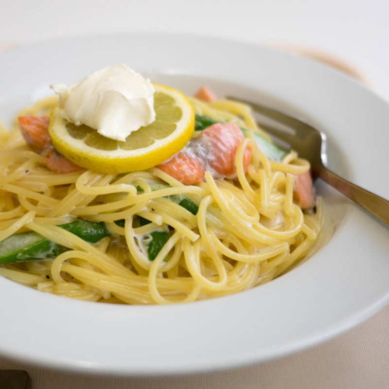 サーモンとアスパラのレモンクリームパスタ(琥珀 )