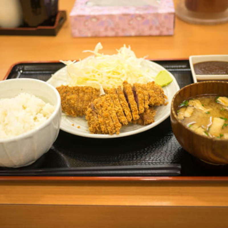 牛かつ定食　二枚盛(牛かつ　勝ちゃん)