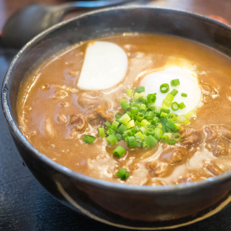 温泉玉子入りかれーうどん(手打ちうどん　こんぴら茶屋)