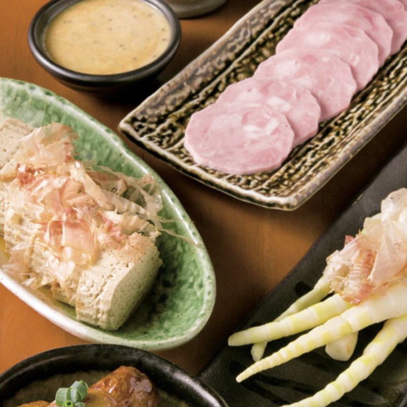 岐阜の野菜（春まちニンジンスティック）、明宝ハム、こも豆腐、姫竹の煮物、ころいもの煮っころがし(蔵助)