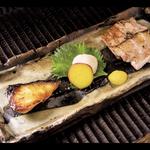 会席コース
【焼物二種】米沢豚の炭火焼き、鰆の西京焼き