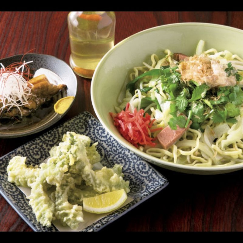 ラフテー、ゴーヤの天ぷら、琉球島やきそば(ハナハナヤノ)