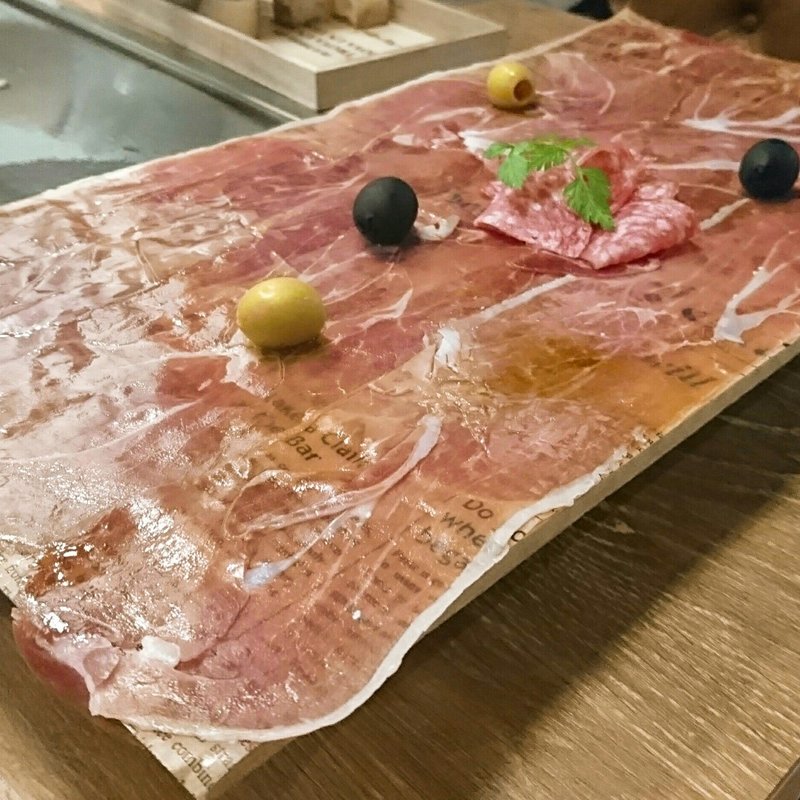 生ハムプレート(鉄板とワイン BUNCH)