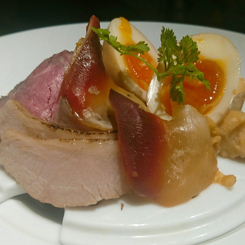 燻製の香りを閉じ込めた5種盛り合わせ(クラフトビアハウスモルト)