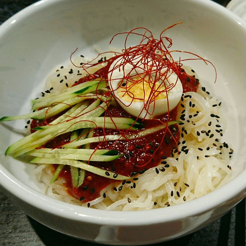 韓国冷麺(ホルモン焼肉 七福 難波店)