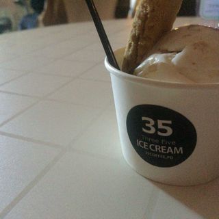 アイスクリーム　シングル(ガンガラーの谷　ケイブカフェ （Cave Cafe）)