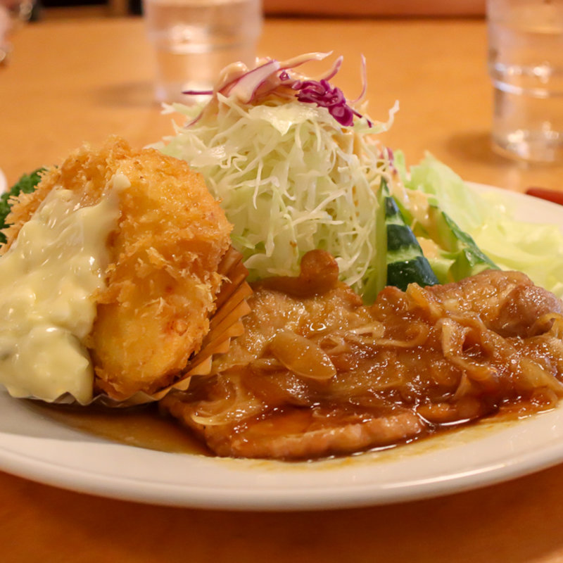豚肉の生姜焼とカニコロッケのセット(シラツユ)
