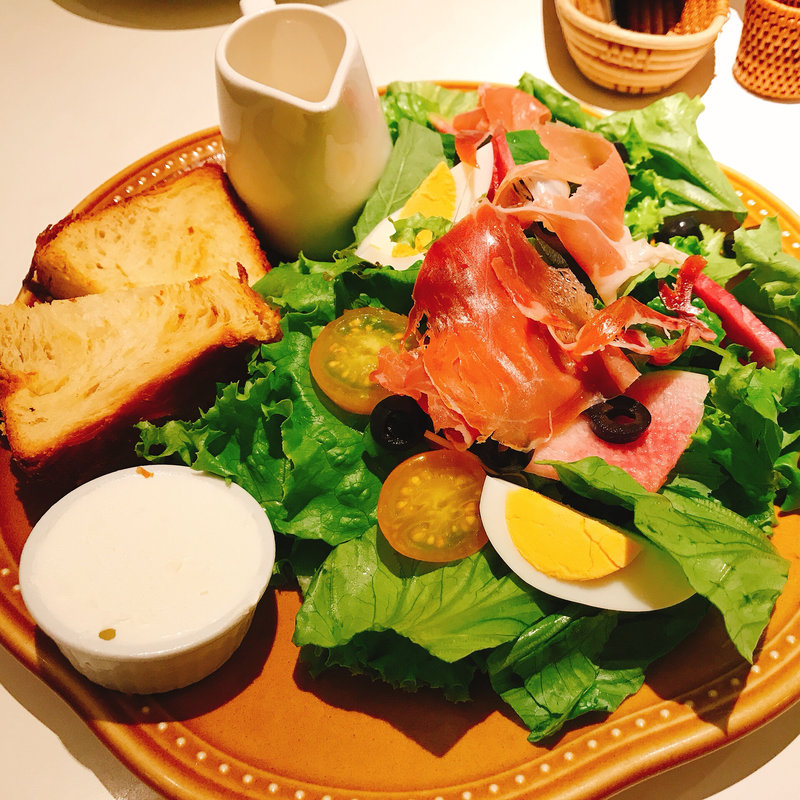 生ハムサラダのデニッシュプレート(ラ・メゾン アンソレイユターブル ルミネ新宿店 （La Maison ensoleille table）)