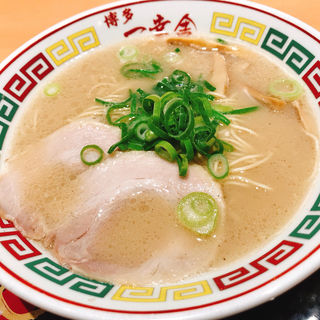 トンコツラーメン(博多一幸舎 中洲店 (いっこうしゃ))