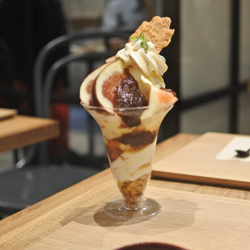 三河産無花果の赤ワイン煮込のパルフェ(ミールカフェ 名古屋店)