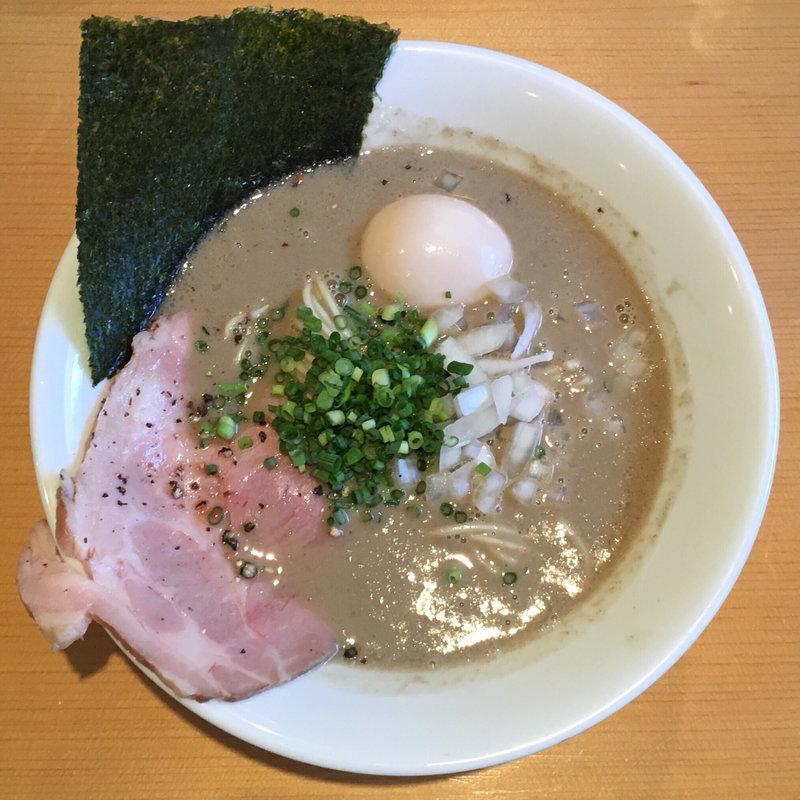 濃厚泥煮干中華そば 煮玉子入り(麺屋 まほろ芭)